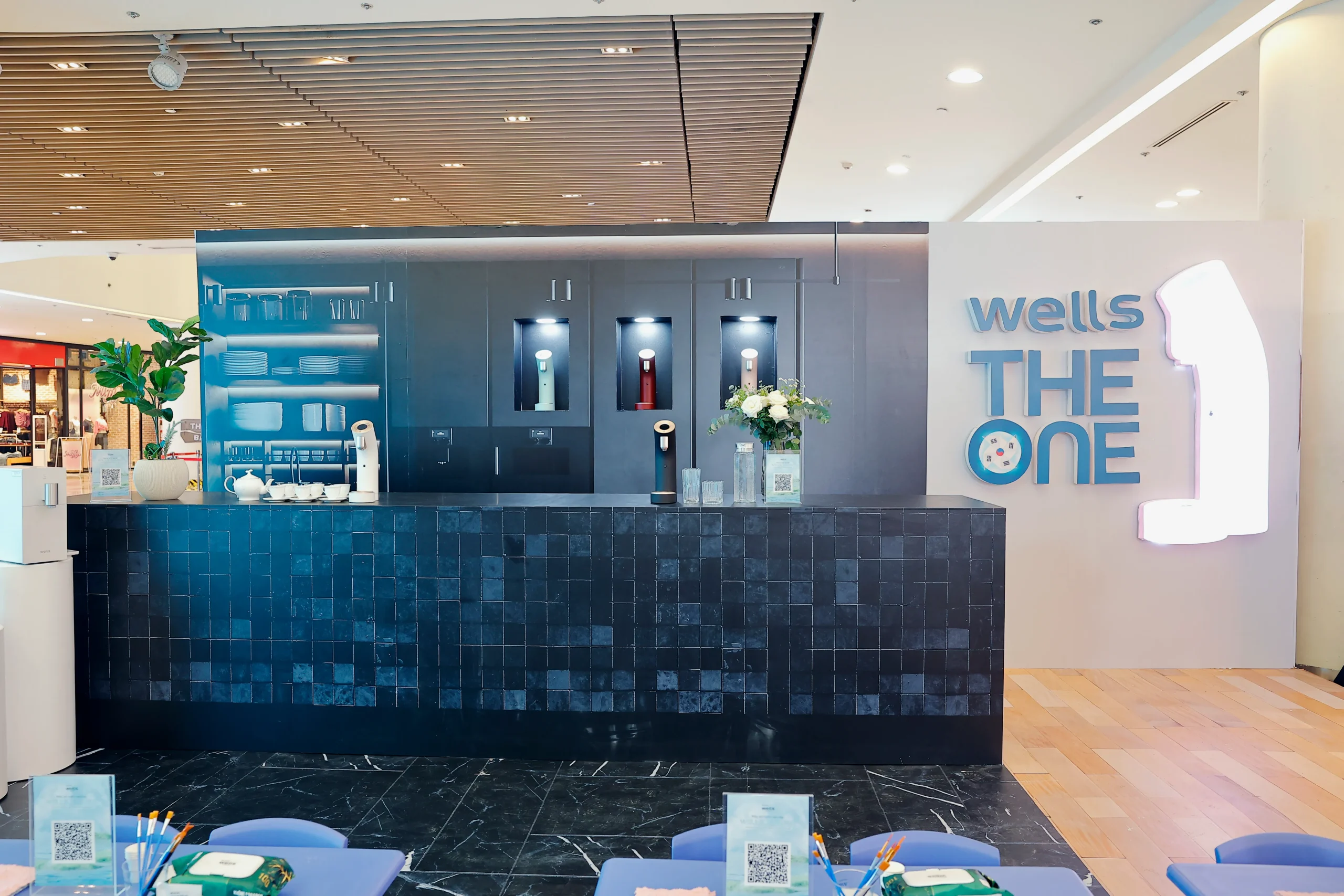 Khong-gian-photobooth-trung-bay-cac-san-pham-cua-Wells-tai-su-kien